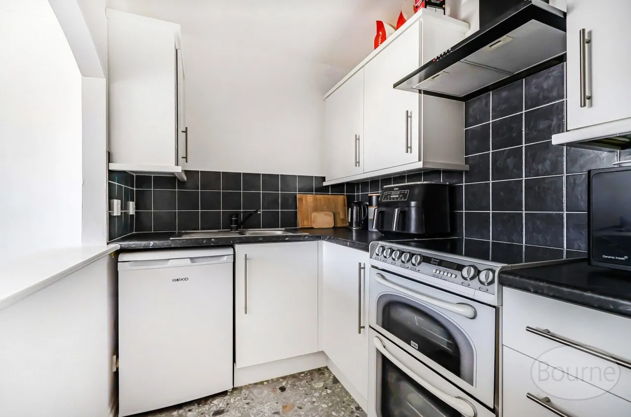 Meon Close, Petersfield, GU32, photo 3