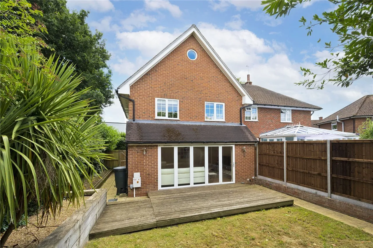 Elm Drive, Chobham, GU24, photo 14