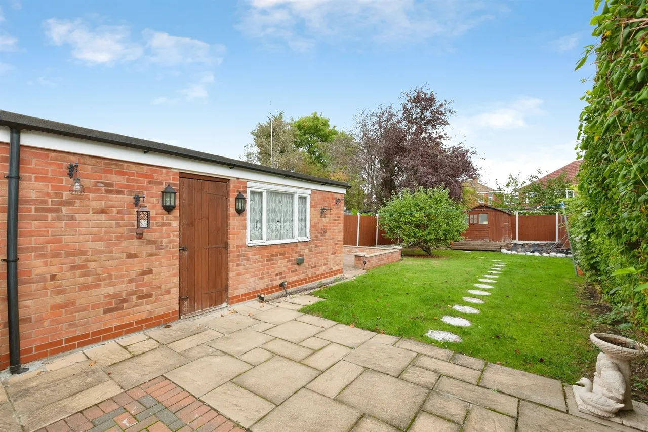 Northfield Avenue, Wigston, LE18, photo 21