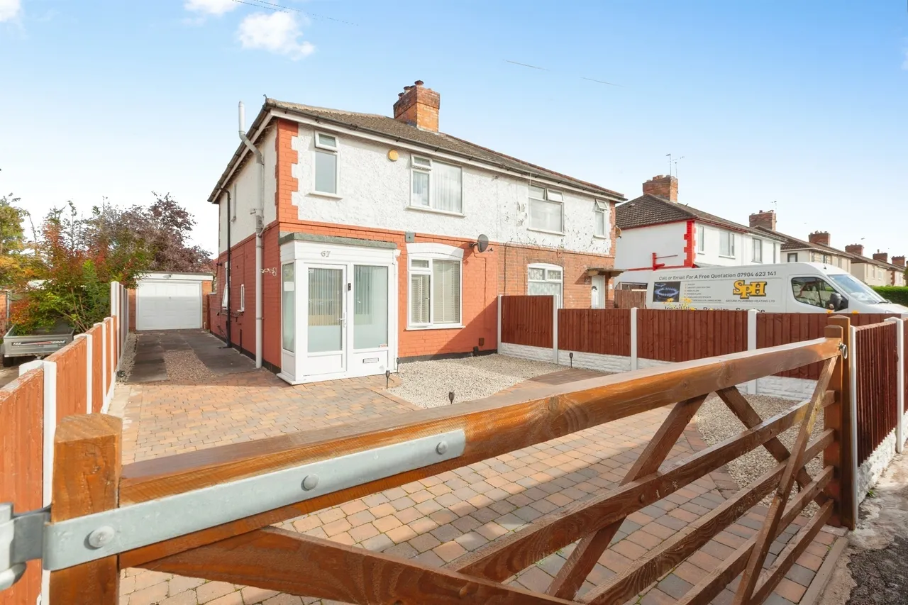3 bed house for sale, Northfield Avenue, Wigston, LE18
