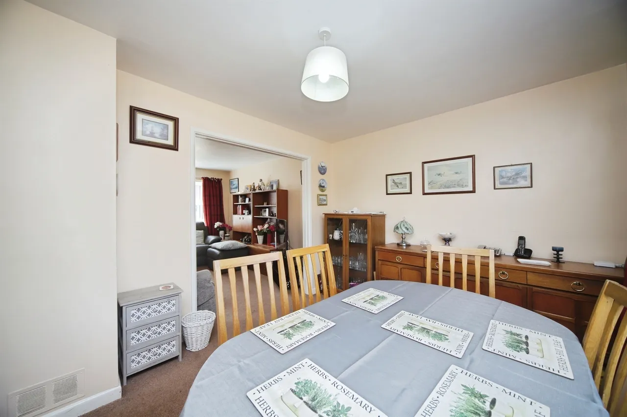 Newlands Grove, Ruishton, Taunton, photo 4
