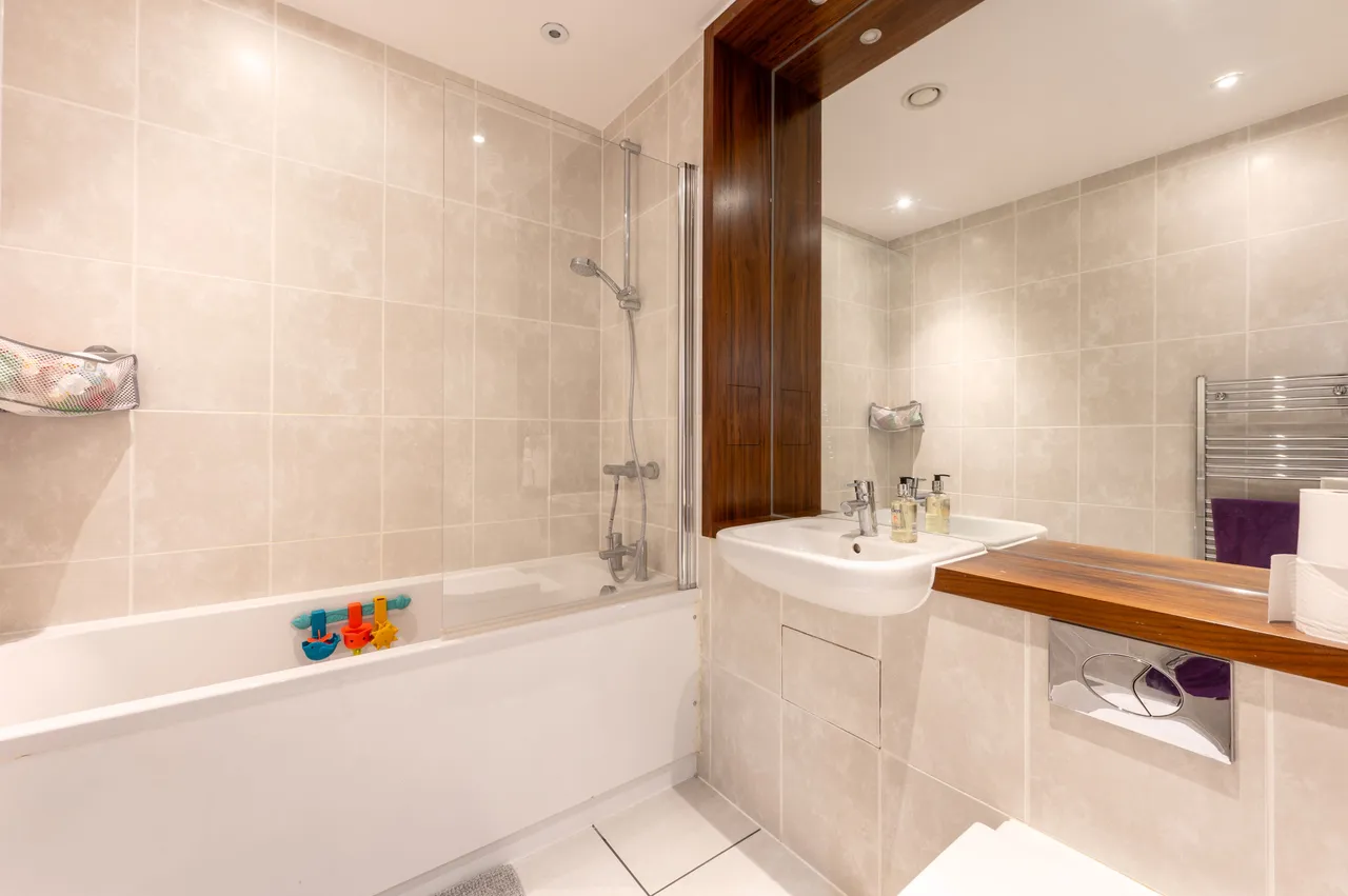Flat 18, Marsworth House, Hatton Road, Wembley, photo 6