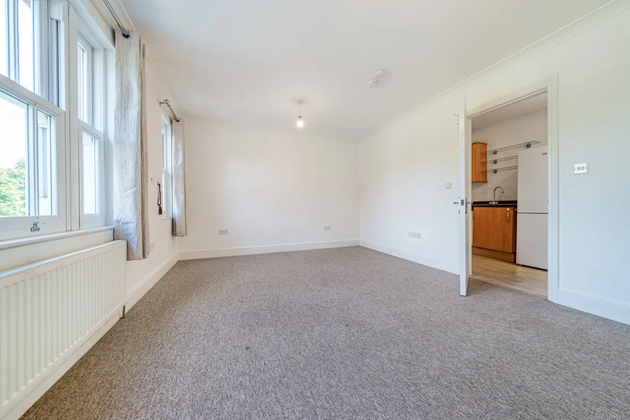 High Street, Cranleigh, GU6, photo 2