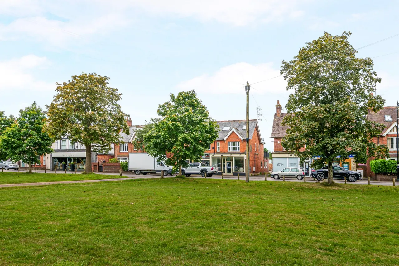 High Street, Cranleigh, GU6, photo 15