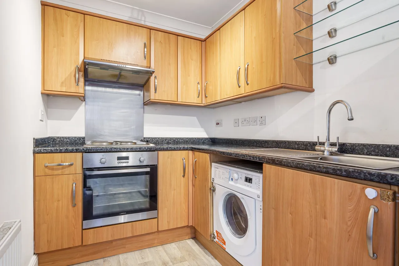 High Street, Cranleigh, GU6, photo 5