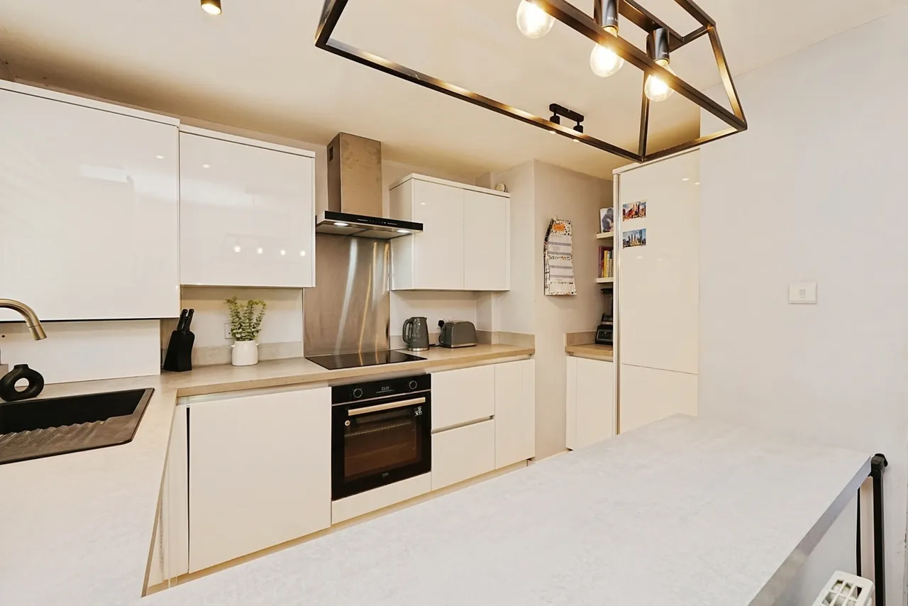 Mowbray Road, London, SE19, photo 11