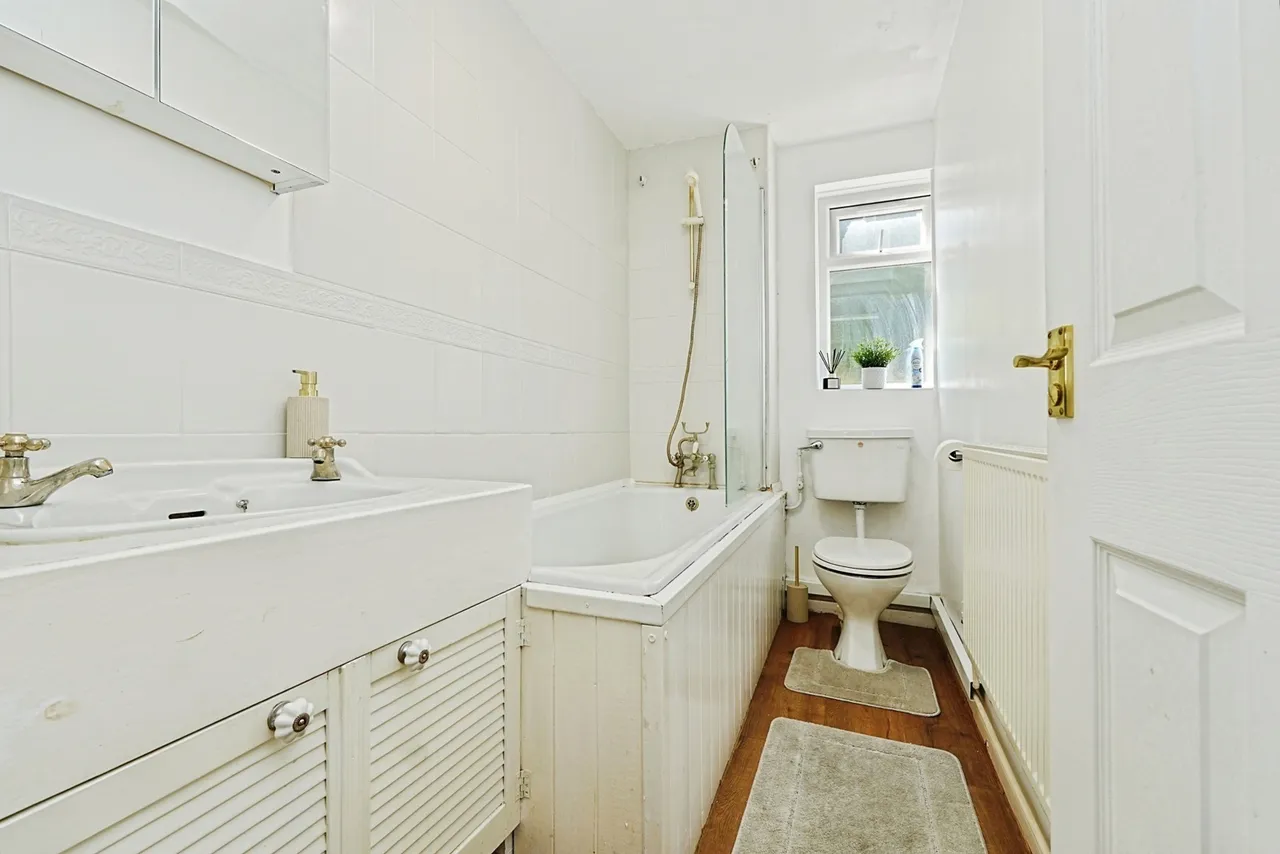 Mowbray Road, London, SE19, photo 12
