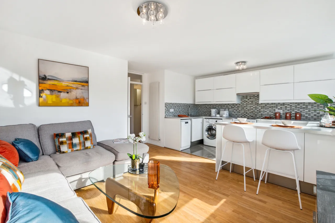Battersea Bridge Road, London, SW11, photo 10