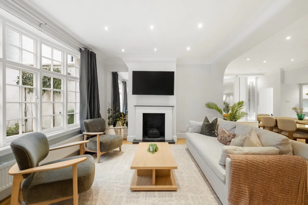 3 bed house to rent, Childs Walk, Earls Court, SW5