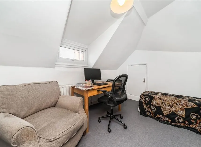 Kingston Lane, Teddington, TW11, photo 5