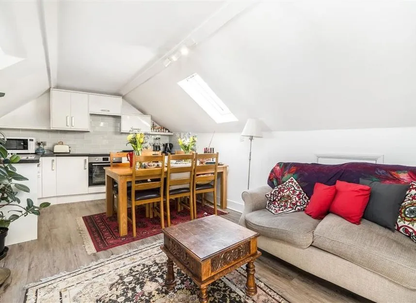 Kingston Lane, Teddington, TW11, photo 2