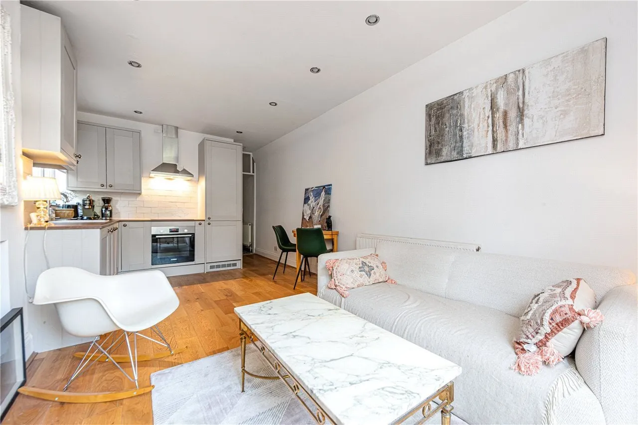 Leighton Gardens, London, NW10, photo 7