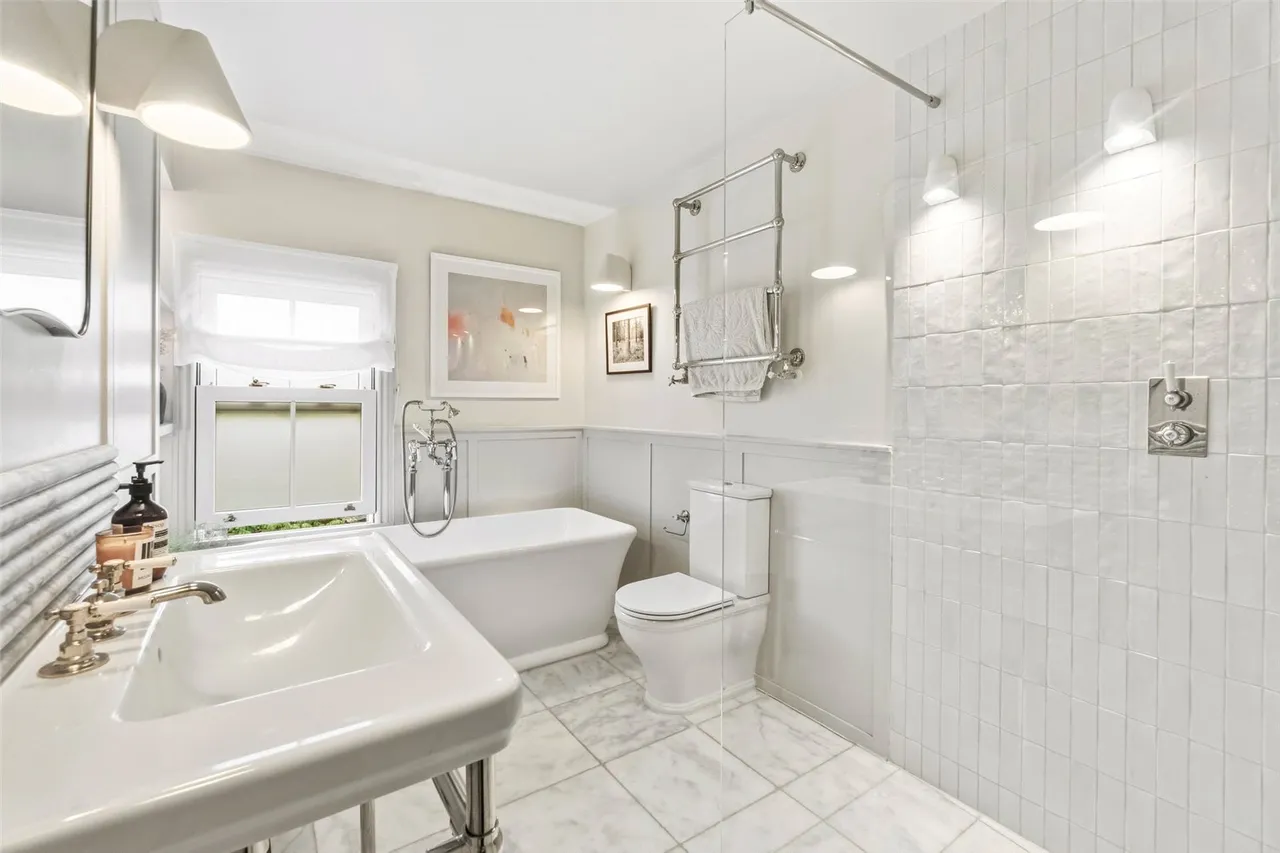 Holly Road, Hampton Hill, TW12 1QF, photo 8