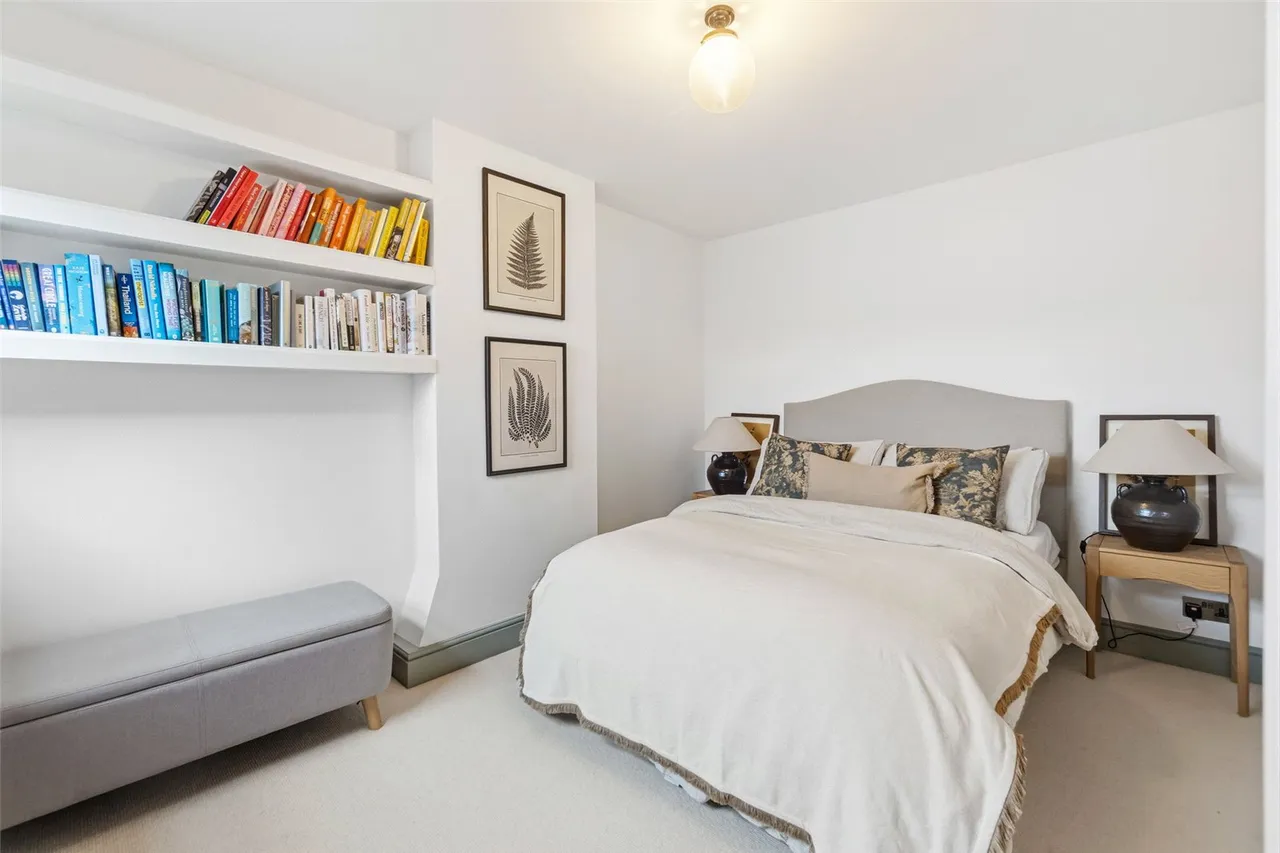 Holly Road, Hampton Hill, TW12 1QF, photo 9