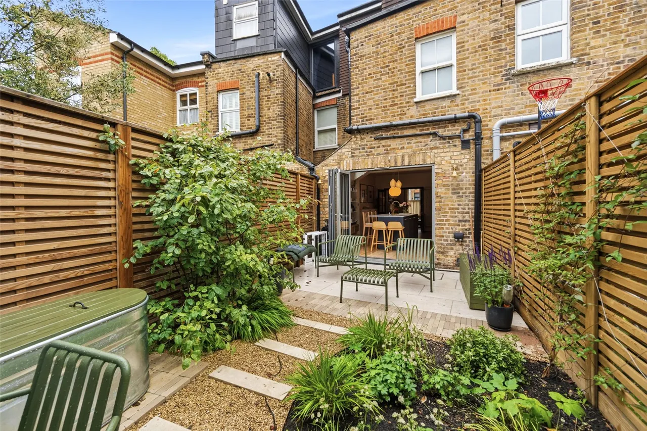 Holly Road, Hampton Hill, TW12 1QF, photo 13