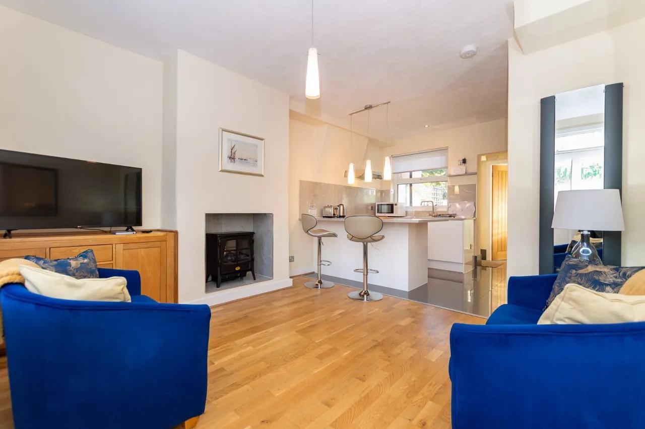 Glanafon Terrace, Conwy, LL32, photo 2