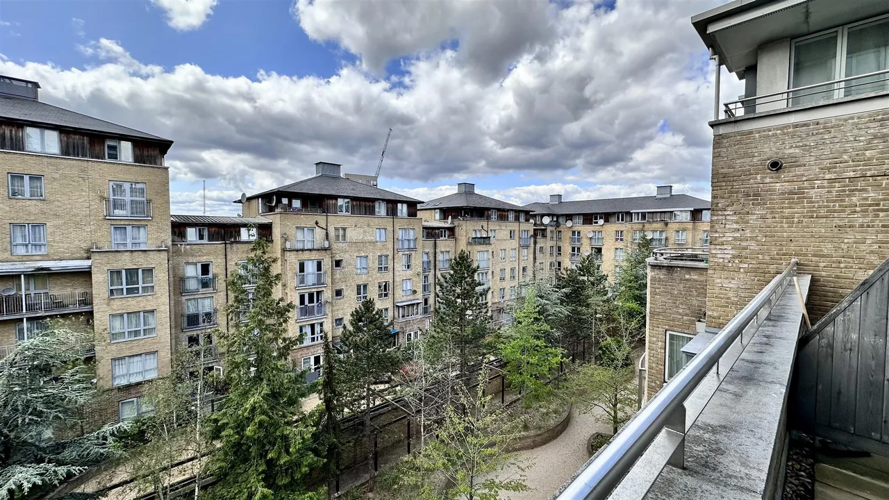 Willow Court, Admiral Walk, London, W9 3UB, photo 6