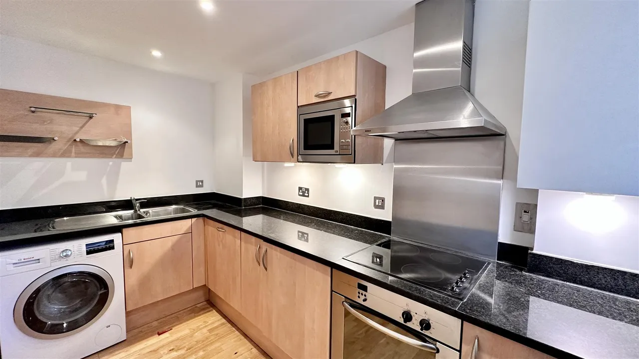 Willow Court, Admiral Walk, London, W9 3UB, photo 5