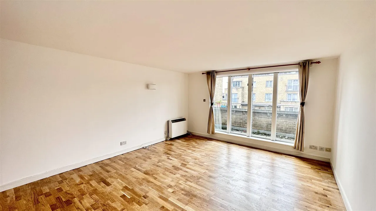 Willow Court, Admiral Walk, London, W9 3UB, photo 2