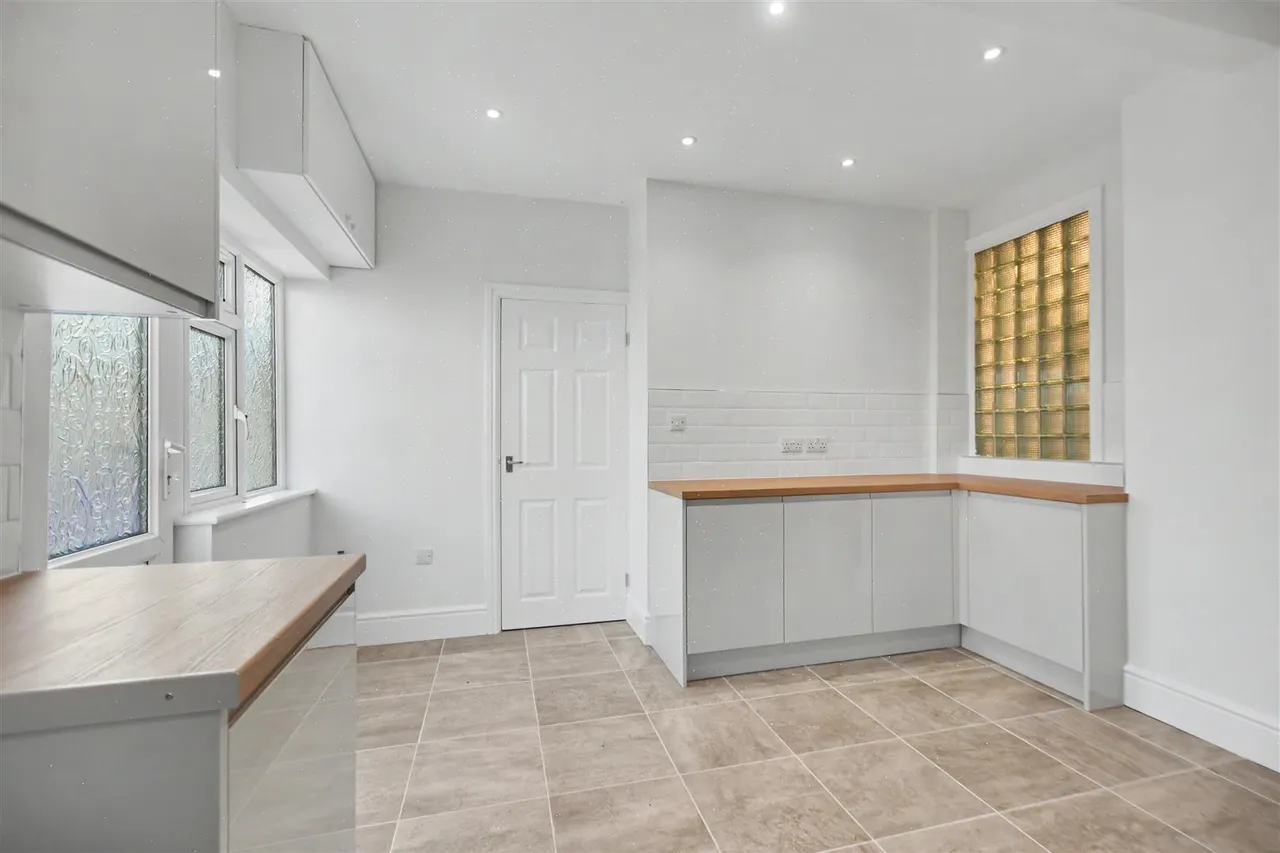 Trowell Grove, Long Eaton, NG10, photo 10