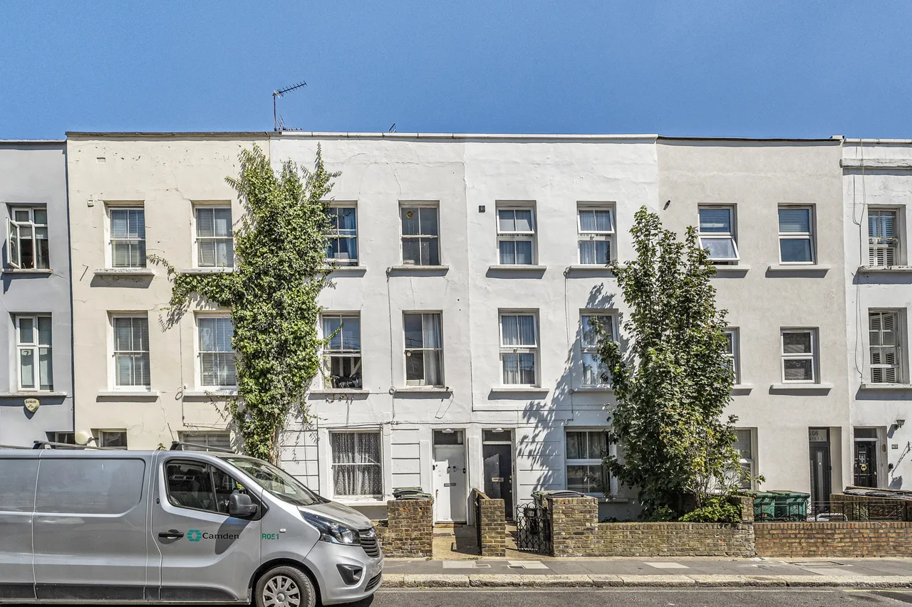 2 bed flat for sale — 170b Grafton Road, London