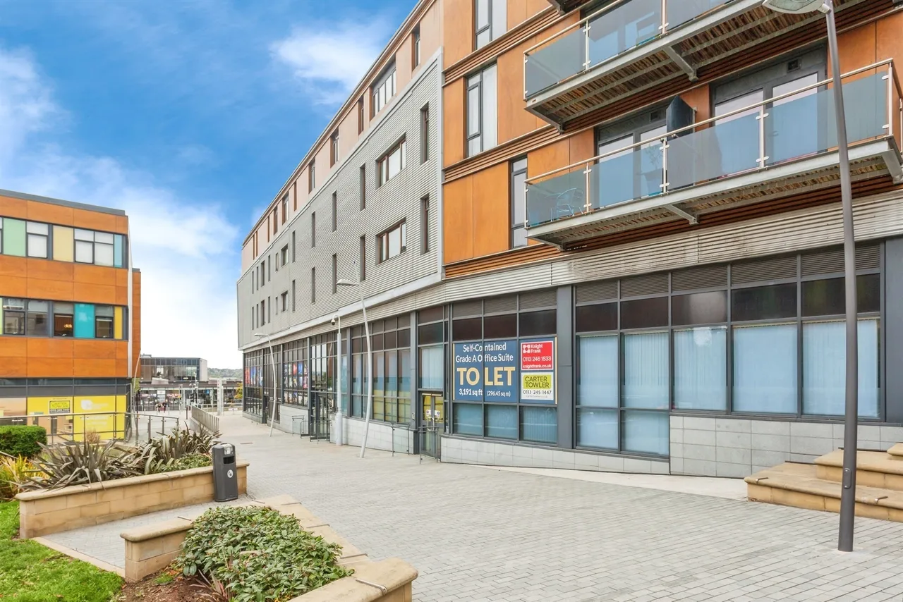 Burgage Square, WAKEFIELD, photo 5