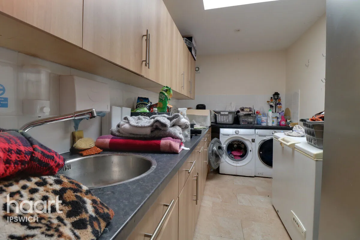 High Road, Felixstowe, IP11, photo 25