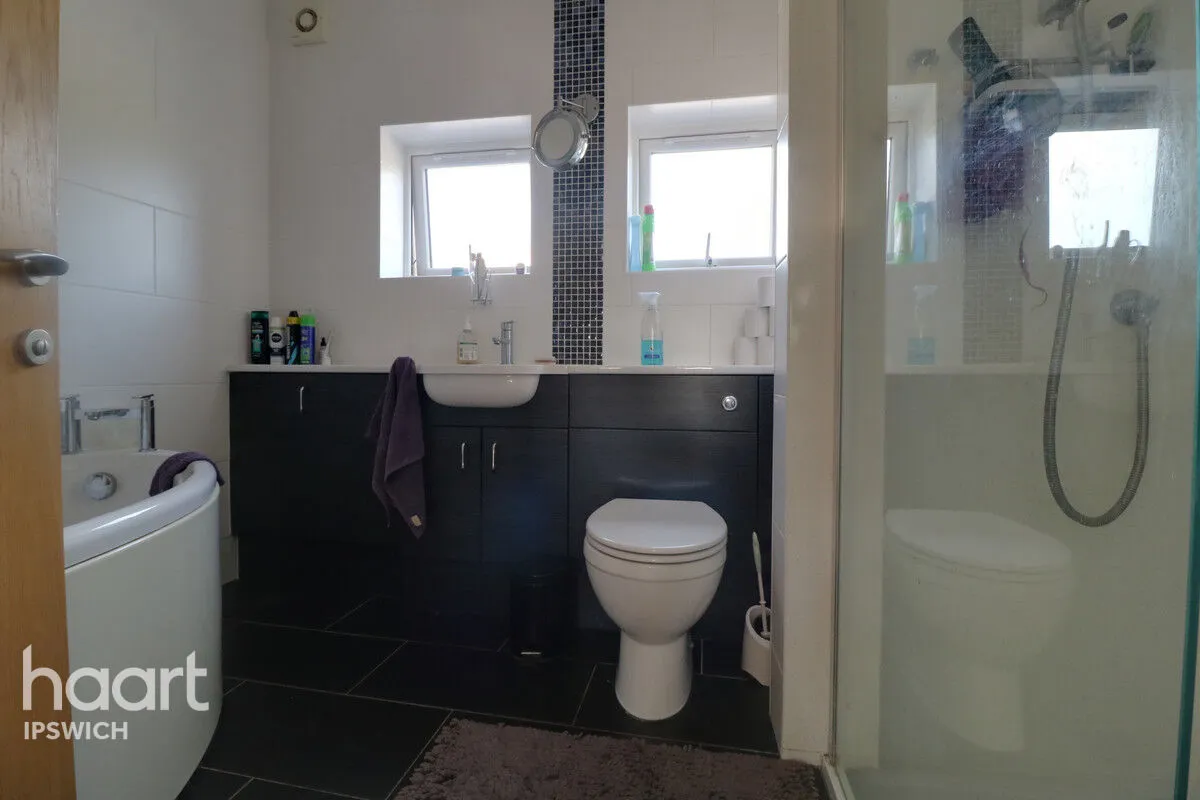 High Road, Felixstowe, IP11, photo 27