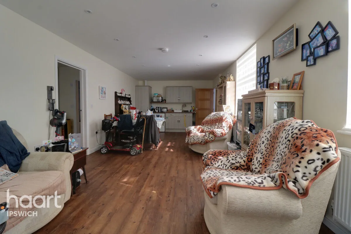 High Road, Felixstowe, IP11, photo 12