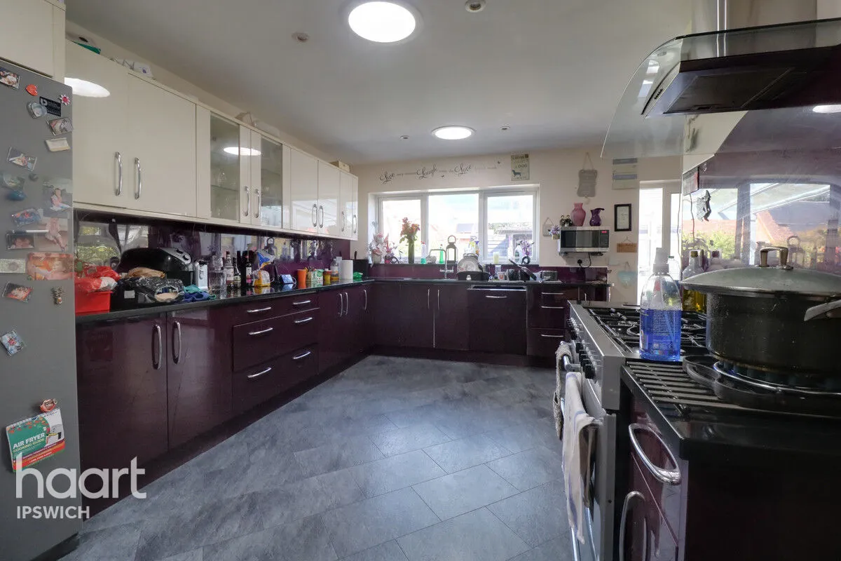 High Road, Felixstowe, IP11, photo 21