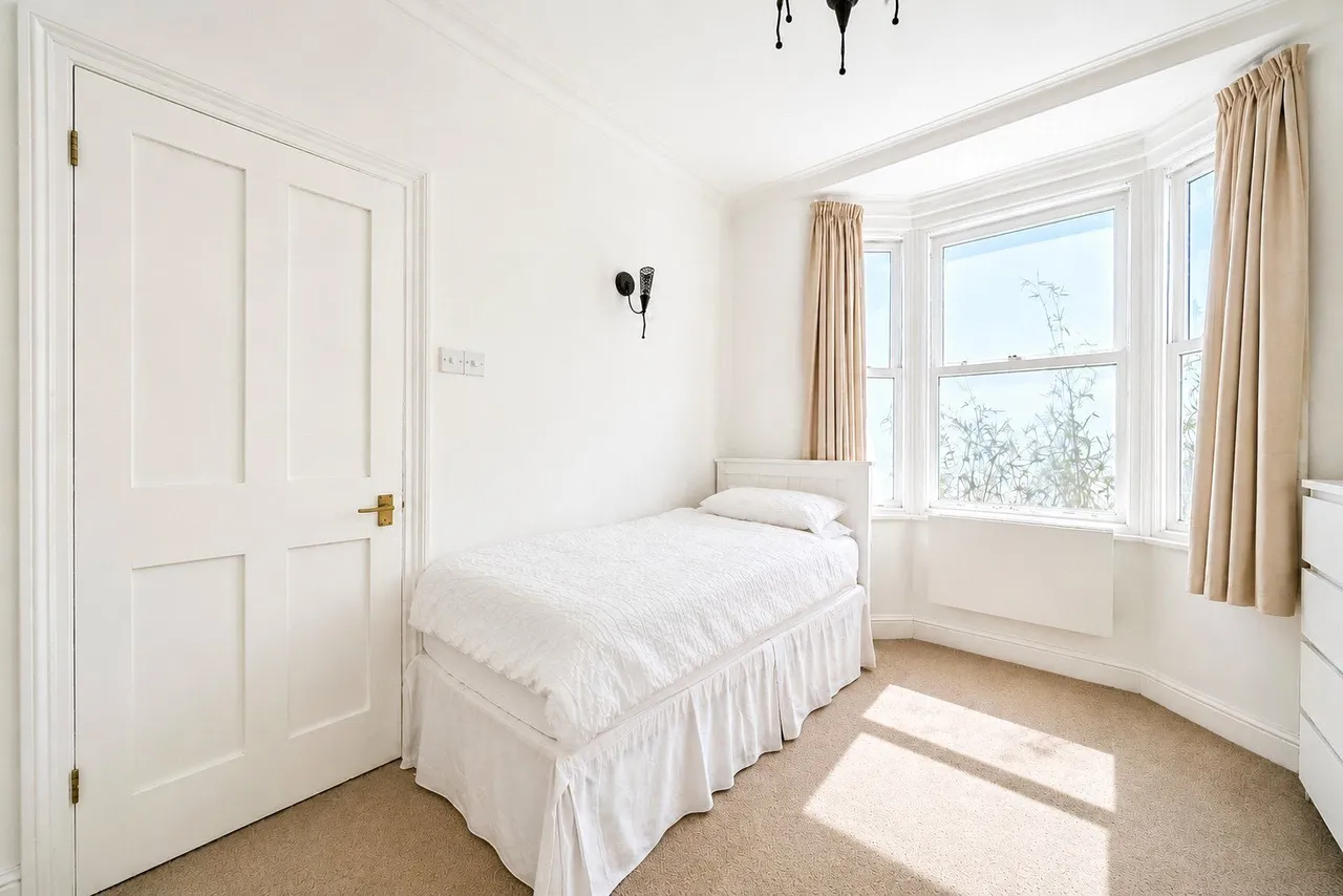 Glenavon Road, London, E15, photo 3