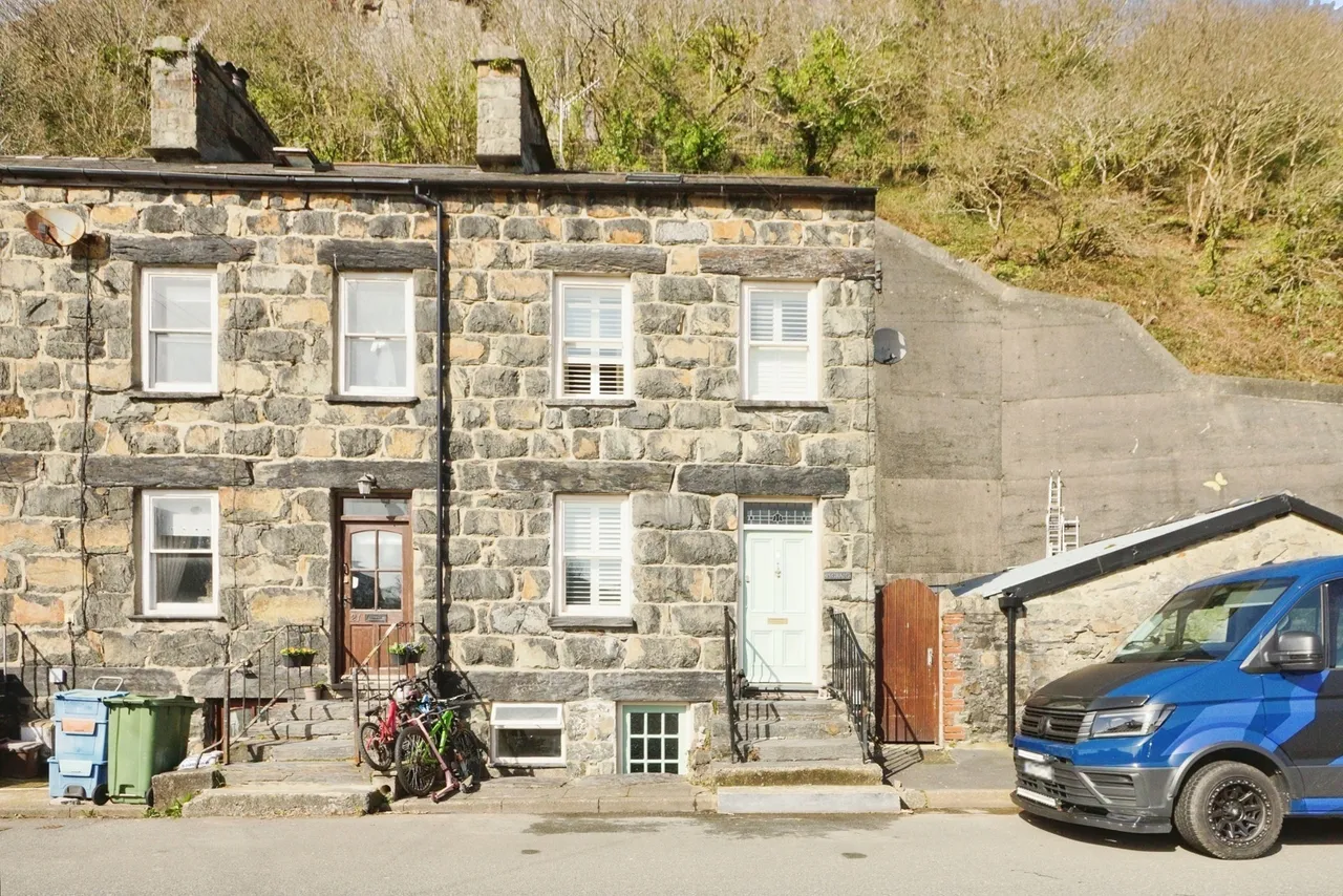 High Street, Tremadog, LL49, photo 21