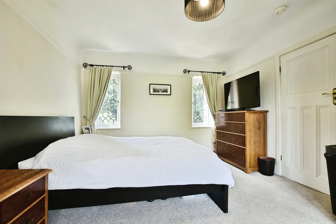 Handforth Road, Wilmslow, SK9, photo 26