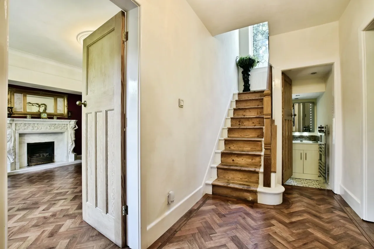 Handforth Road, Wilmslow, SK9, photo 20
