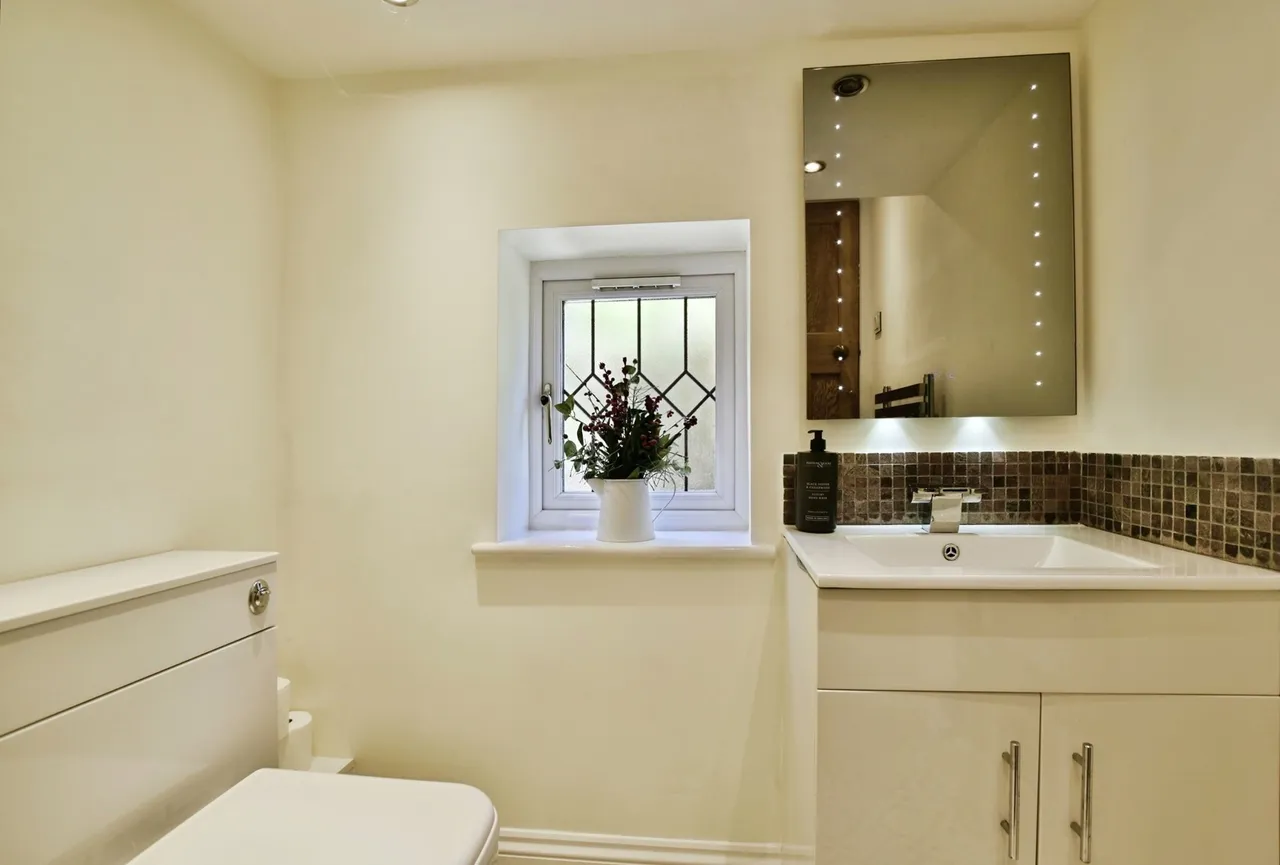 Handforth Road, Wilmslow, SK9, photo 21