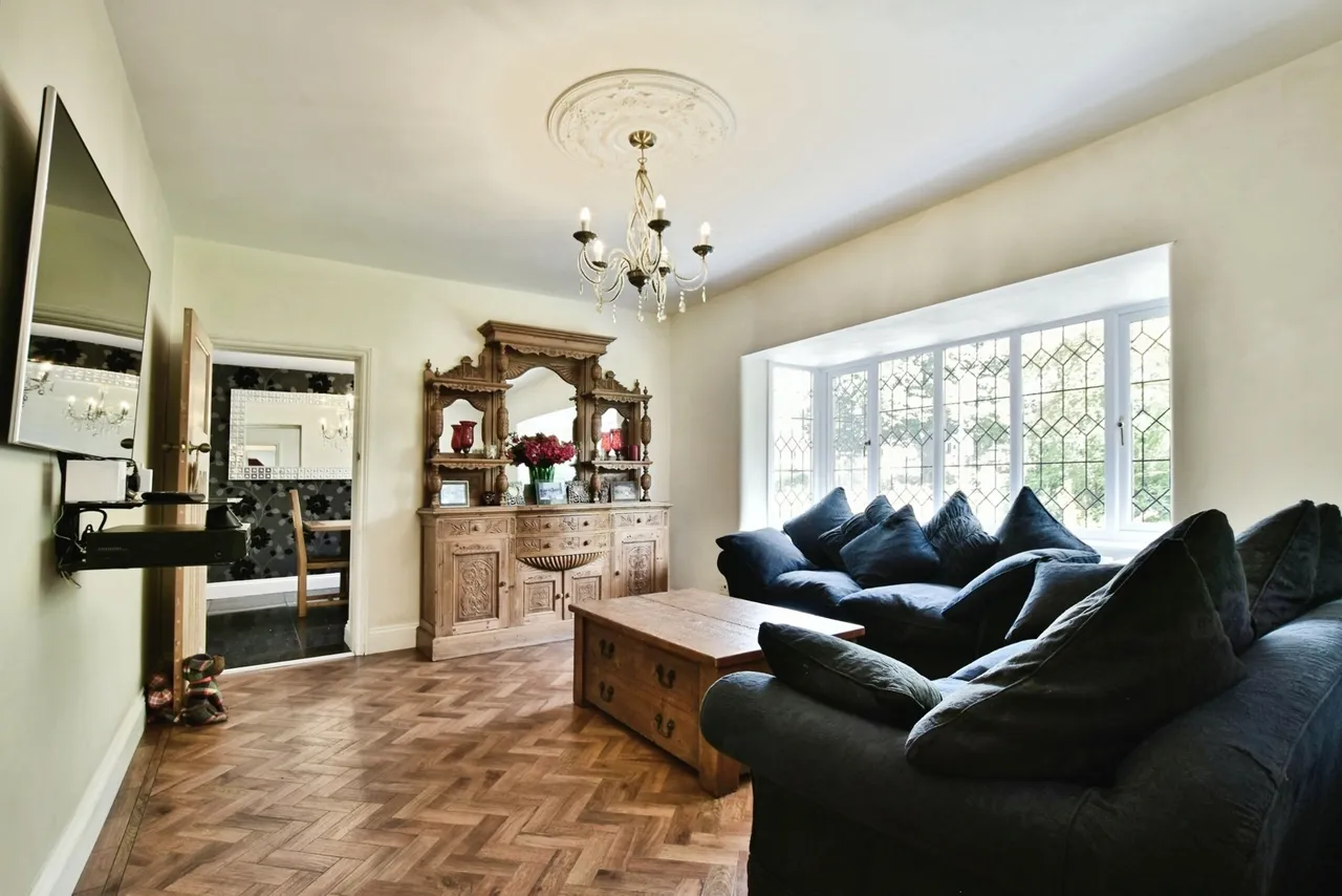 Handforth Road, Wilmslow, SK9, photo 4