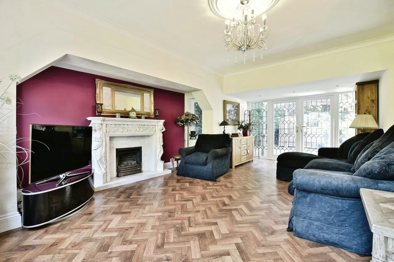 Handforth Road, Wilmslow, SK9, photo 3