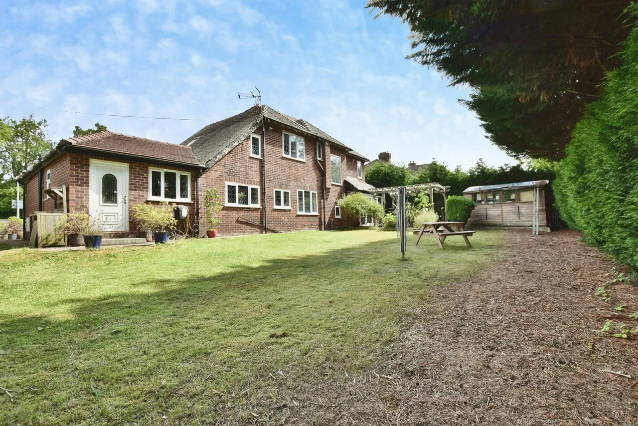 Handforth Road, Wilmslow, SK9, photo 10
