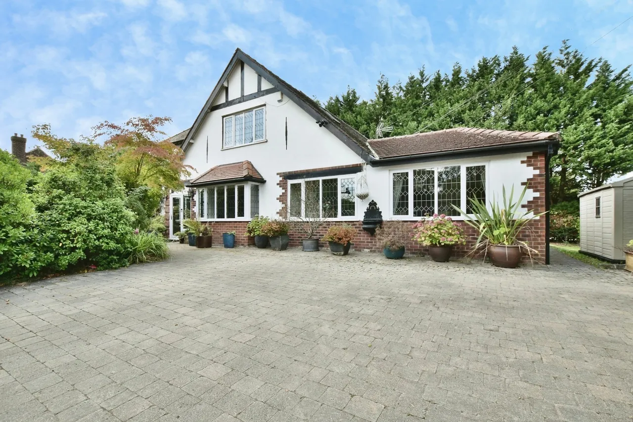 Handforth Road, Wilmslow, SK9, photo 11