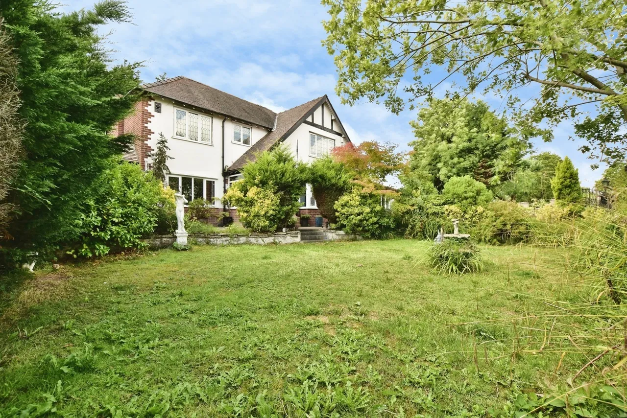 Handforth Road, Wilmslow, SK9, photo 13