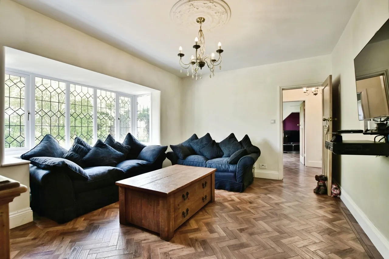 Handforth Road, Wilmslow, SK9, photo 15