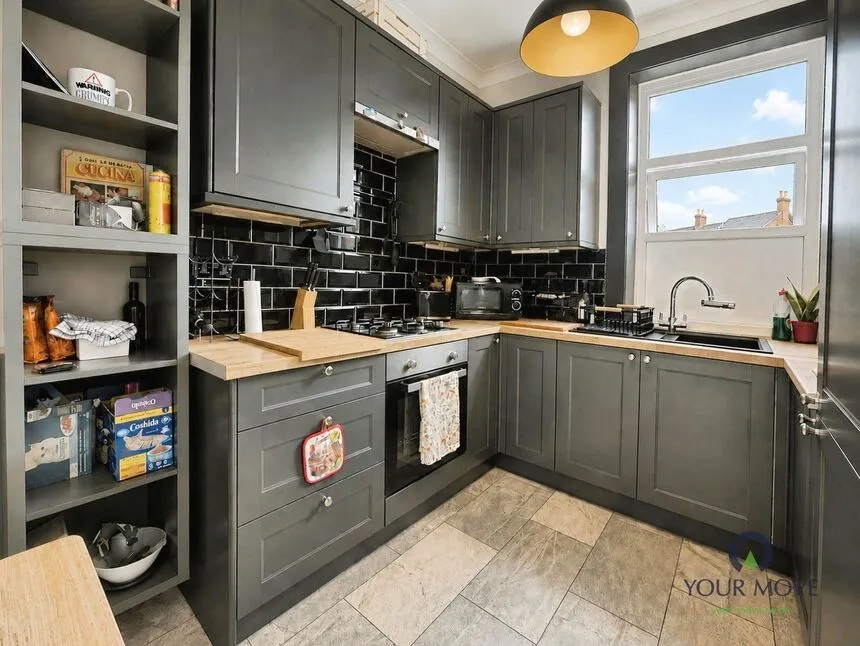 Sandringham Road, Darwen, BB3, photo 2
