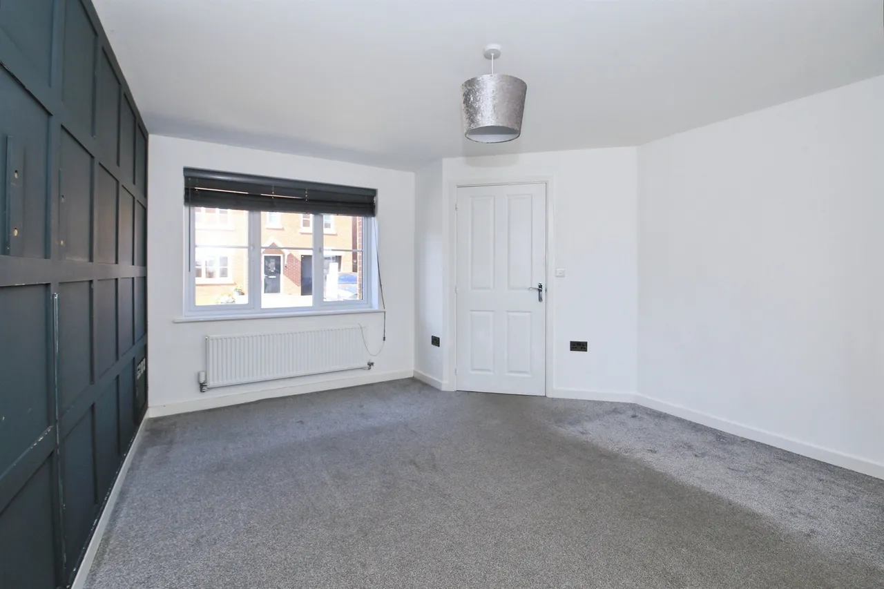 Rosewood Way, Hampton Gardens, Peterborough, photo 3