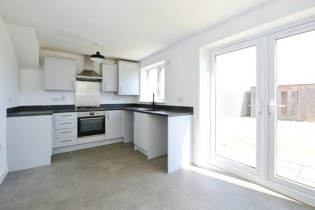 Rosewood Way, Hampton Gardens, Peterborough, photo 4