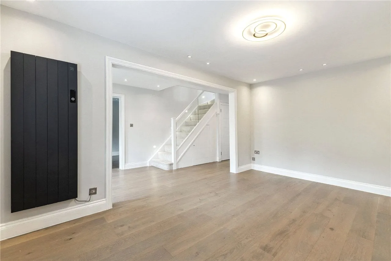 Sandy Lane, Chobham, Surrey, GU24, photo 4