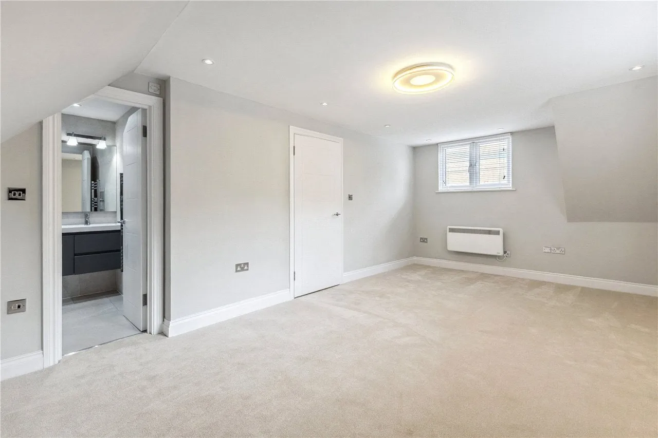 Sandy Lane, Chobham, Surrey, GU24, photo 7
