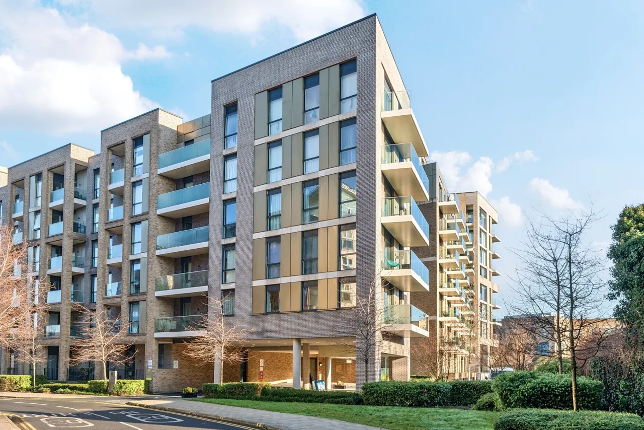 2 bed flat to rent, Queenshurst Square, Kingston Upon Thames, KT2