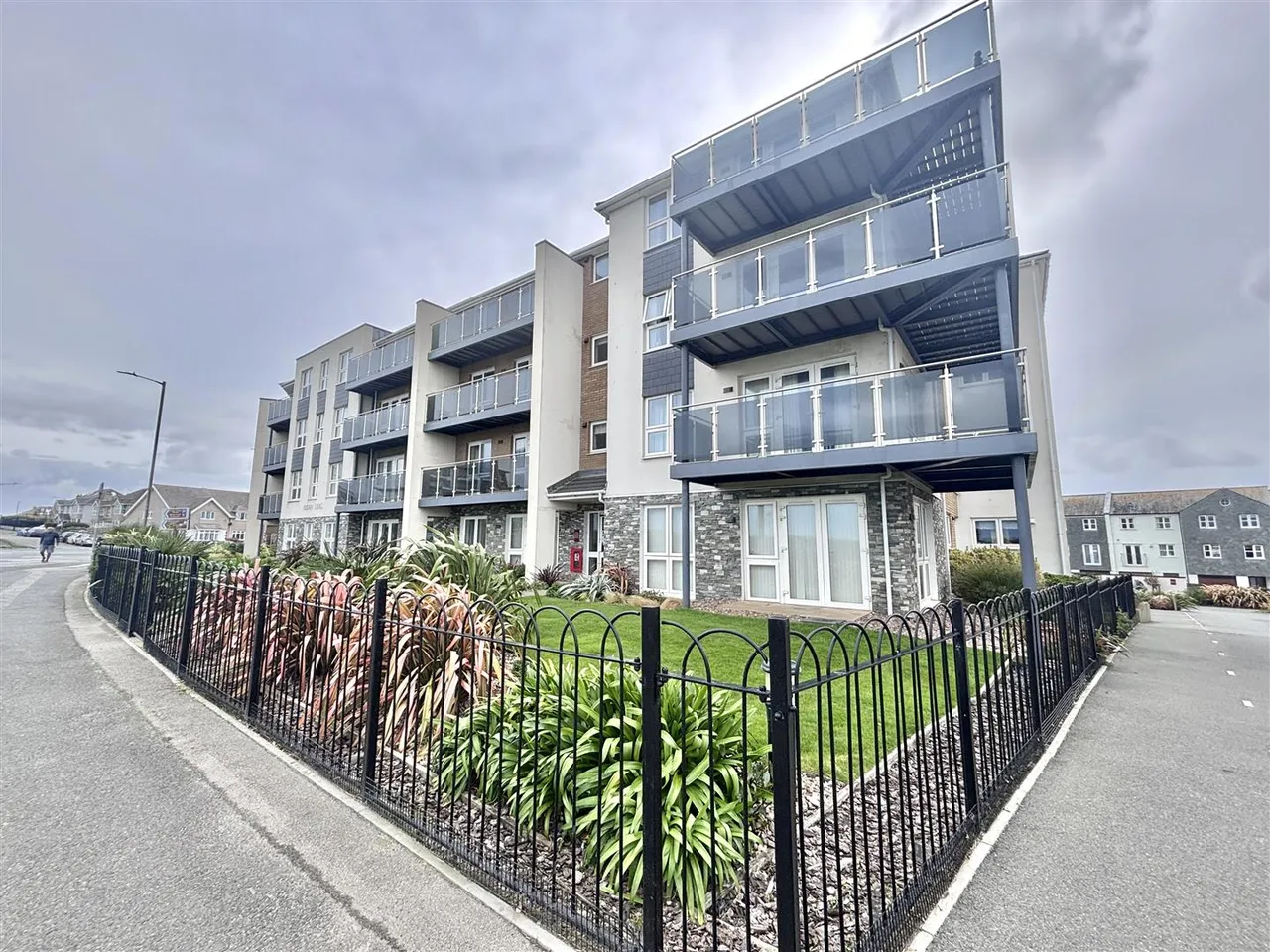 1 bed flat for sale, Narrowcliff, Newquay