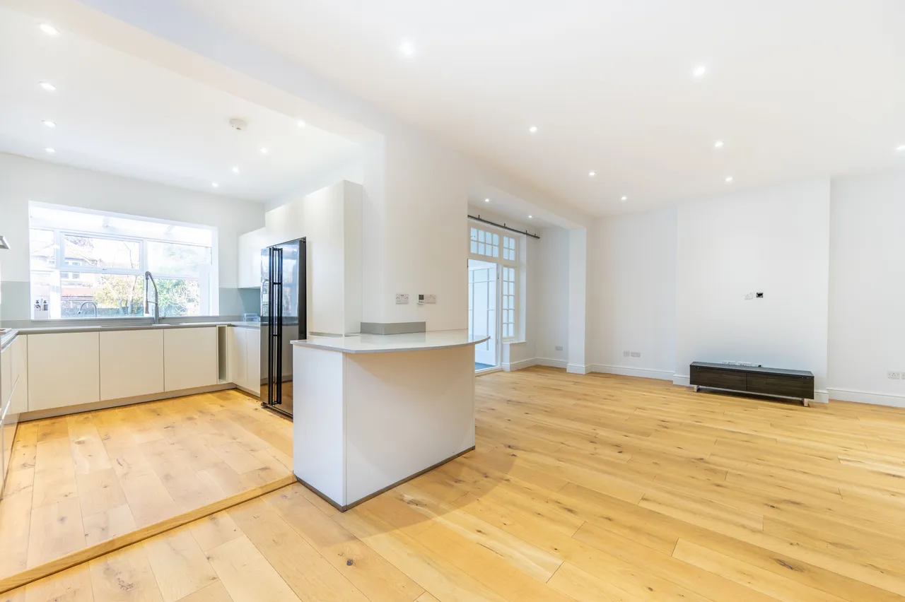 3 bed house for sale — 27 Heber Road, London