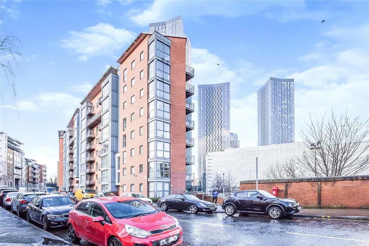 2 bed flat for sale — The Nile, 26 City Road East, Manchester, Greater Manchester, M15